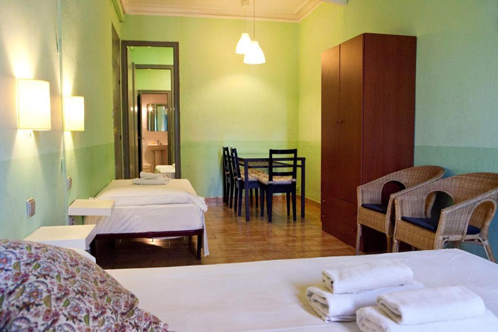 Hostal Agua Alegre Barcelona Quarto foto